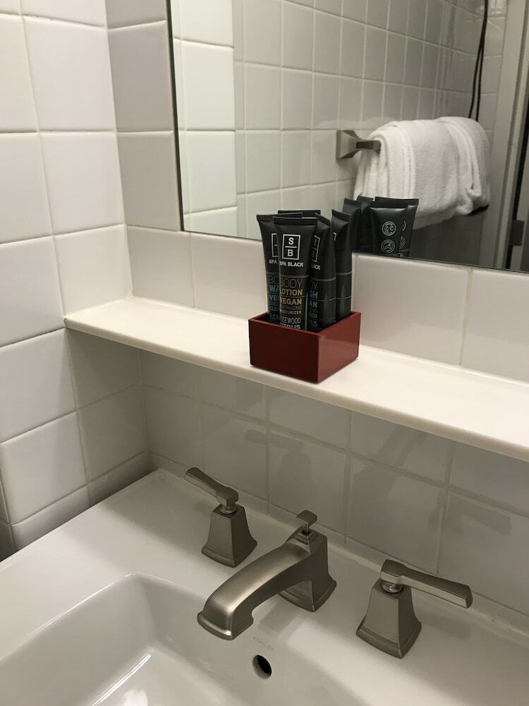 Touchstone Hotel - City Center