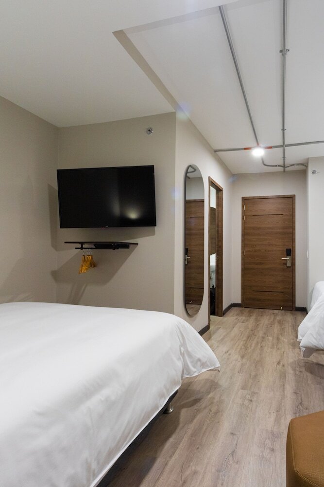 Bon 17 Hotel