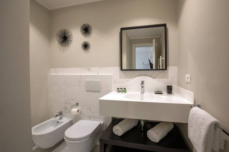 Hotel Daplace - Corso Monforte Suites