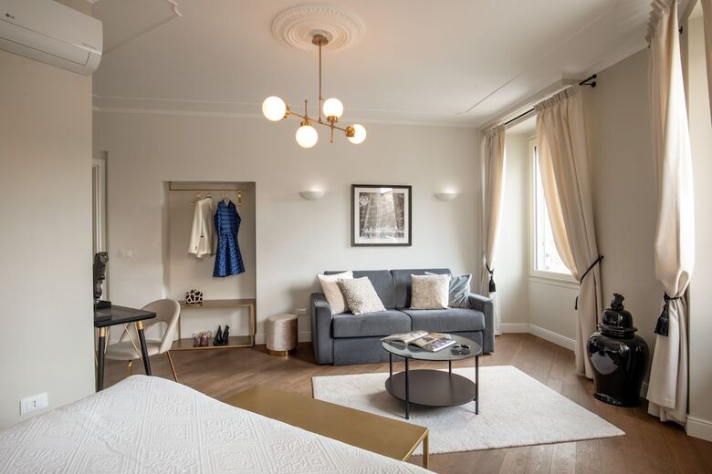 Hotel Daplace - Corso Monforte Suites