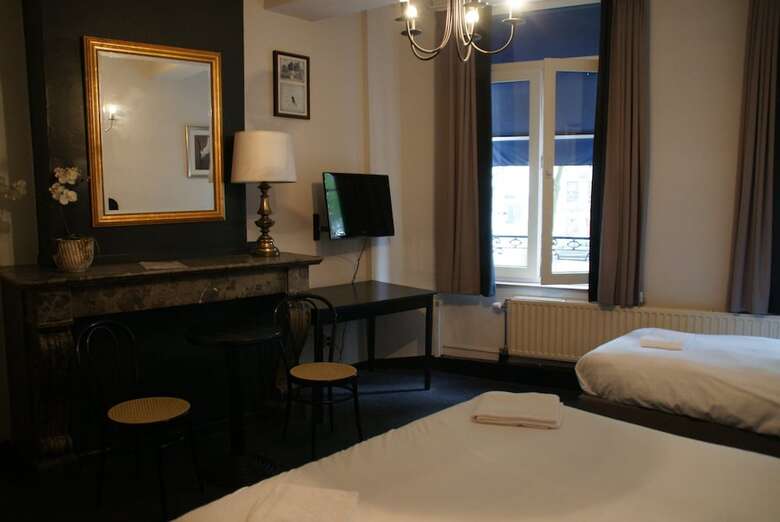 Hotel1875