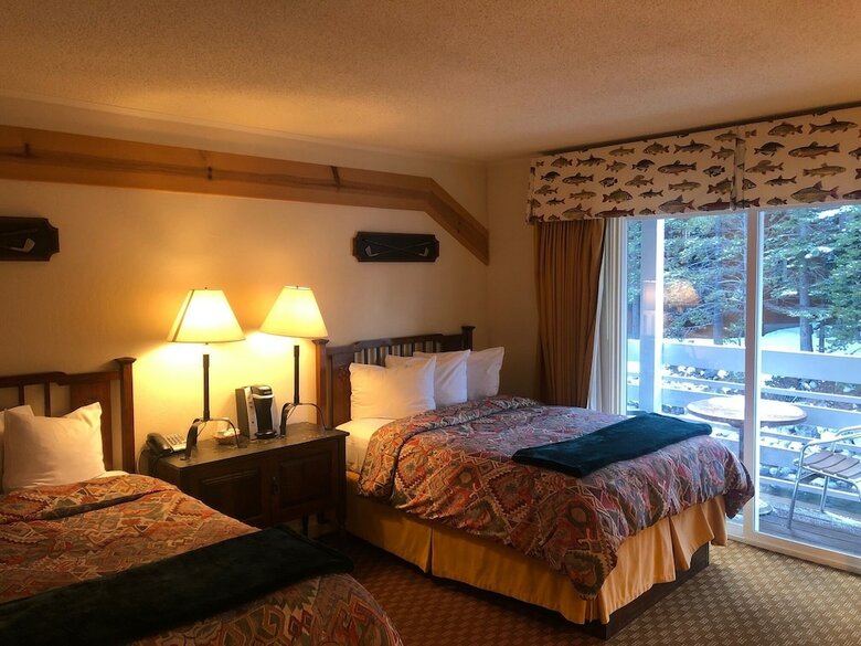 Hotel River Ranch Lodge & Restaurant