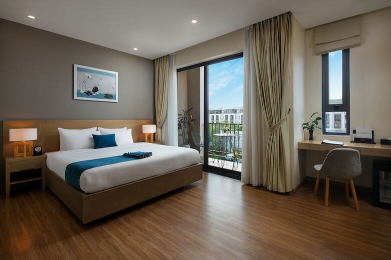 Hotel La Batisse Resort Halong