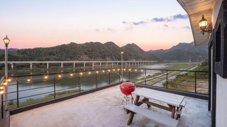 Gangchon Beautiful Pet House Pension