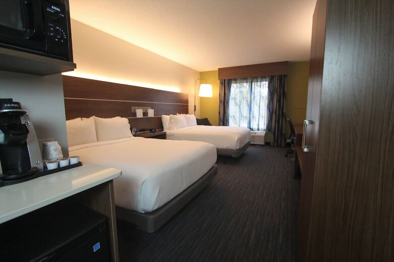 Holiday Inn Express Hotel & Suites Charleston - North