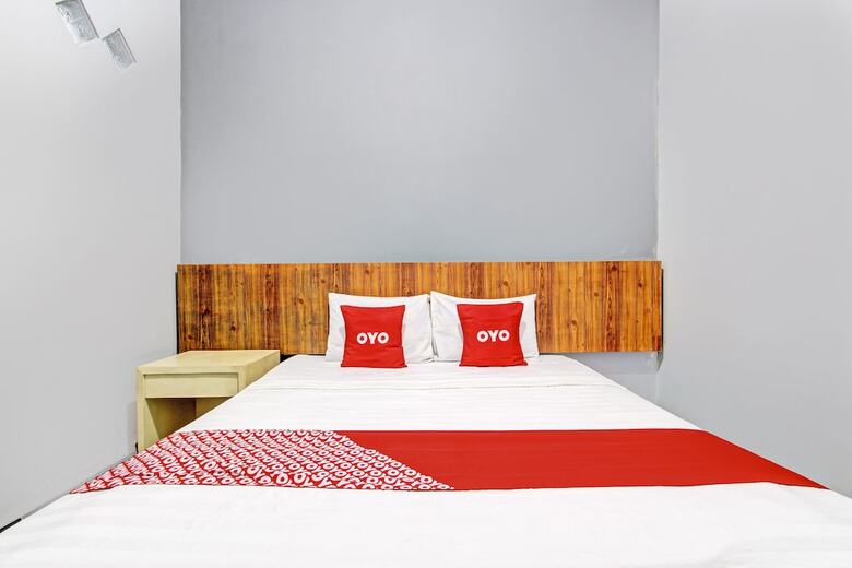 Oyo 93660 New Family Hotel Syariah