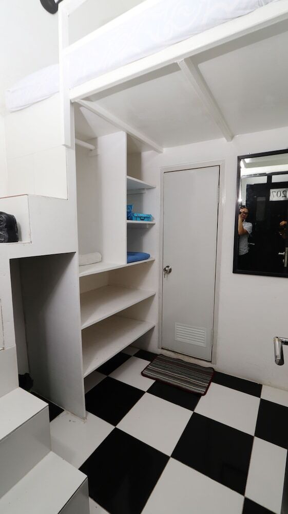 Hotel Kamar Keluarga Semanan Syariah
