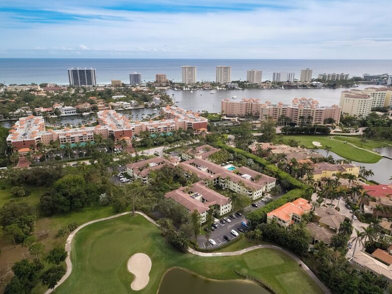 Hotel Bungalows At The Boca Raton
