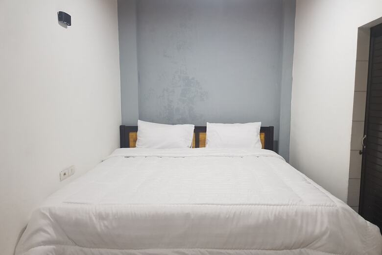 Hotel Oyo 93709 Rose Inn 2