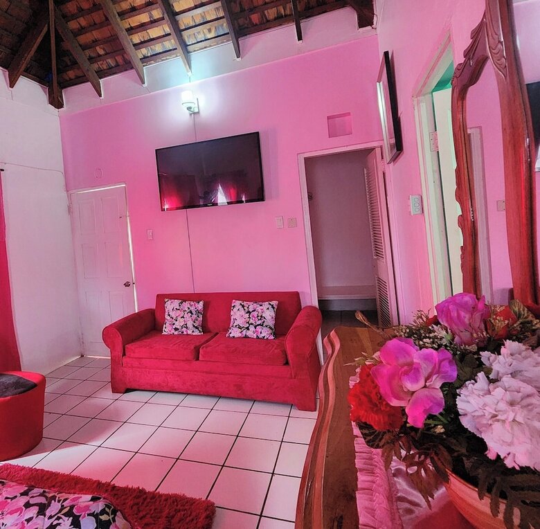 Bed & Breakfast 237 Bratton Ave