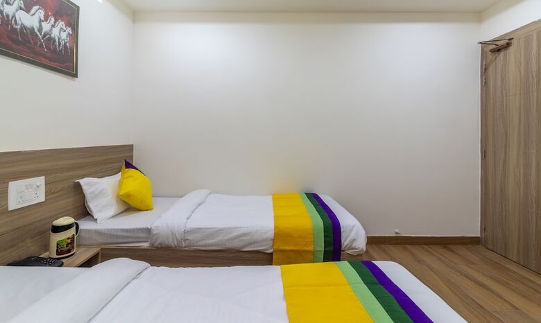 Itsy Hotels Krishna Residency, Govardhan Chauraha