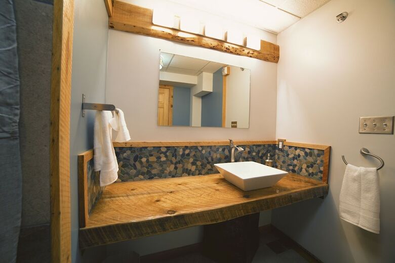 Ski Inn