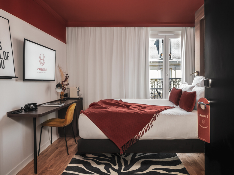 Seven Hotel