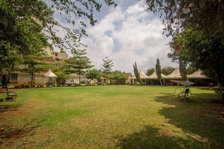 Harlequin Suites Hotel