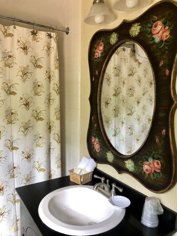 Bed & Breakfast Lumberville 1740 House