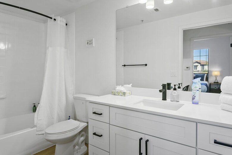Aparthotel Two Glendale Cozysuites With Pool 2 & 9