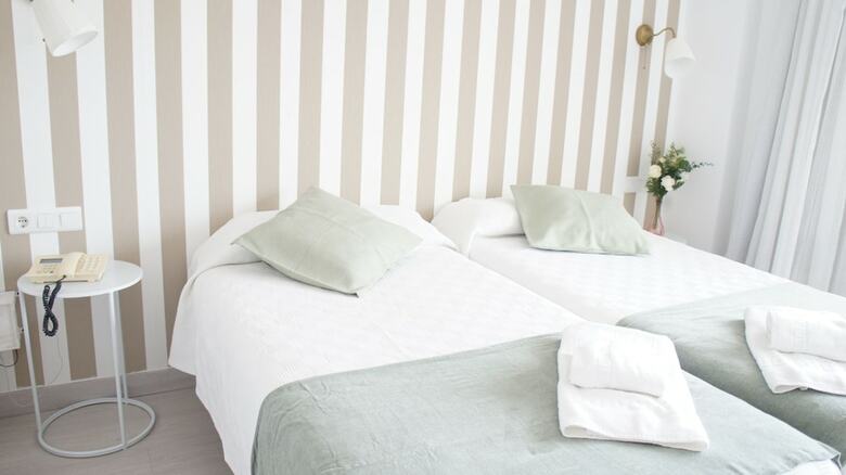 Aparthotel Apartamentos Calma Rentals