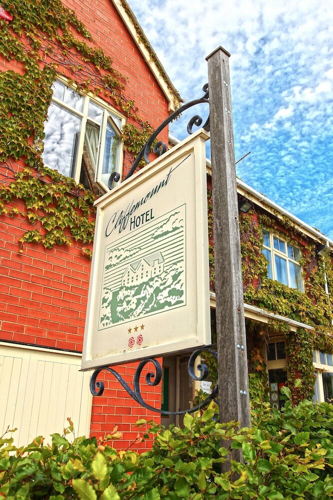 The Cliffemount Hotel