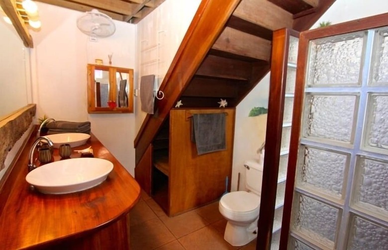 Orange House - Over The Water Rental