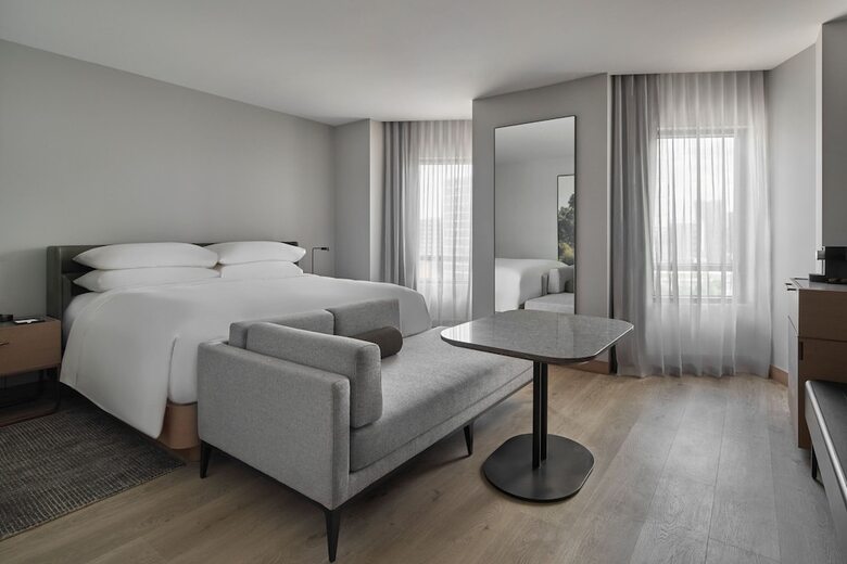 Hotel Courtyard By Marriott Melbourne Flagstaff Gardens