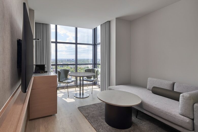 Hotel Courtyard By Marriott Melbourne Flagstaff Gardens