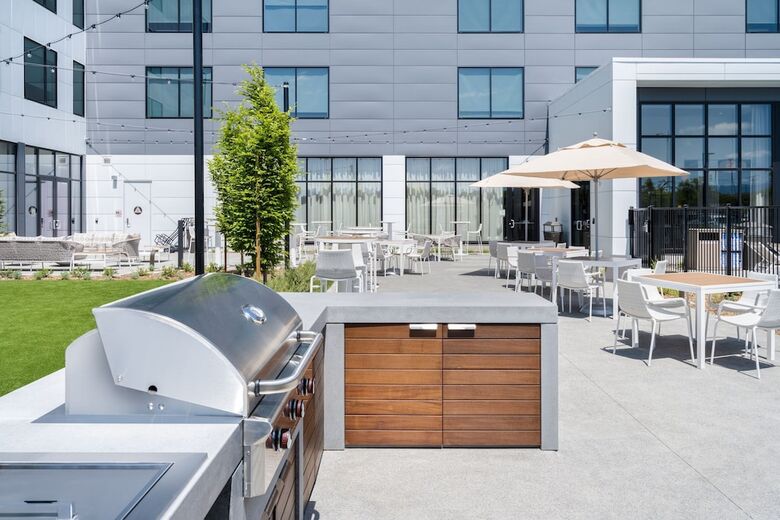 Hotel Element San Jose Airport
