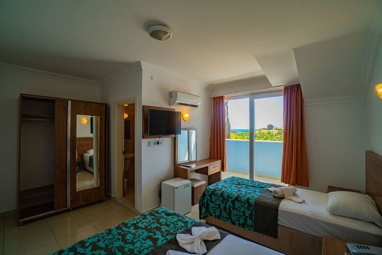 Prenses Sealine Beach Hotel