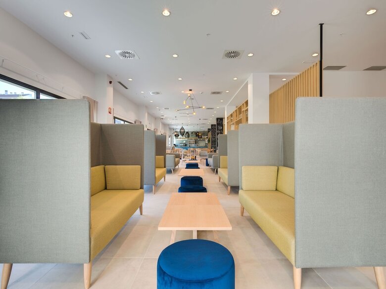 Hostal Livensa Living Studios Malaga Feria