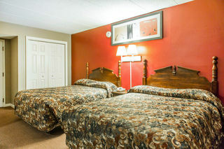 Hotel Econo Lodge Inn & Suites Groton