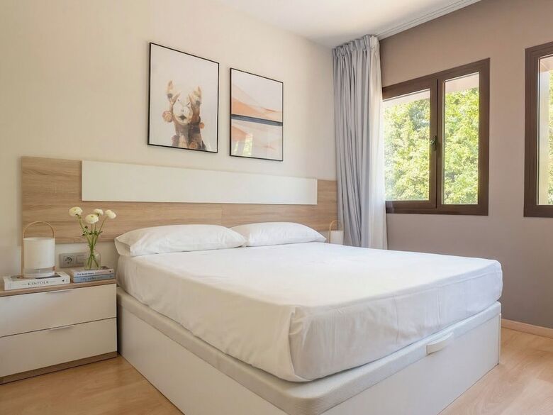 Aparthotel Limehome Barcelona Carrer de Fontcoberta