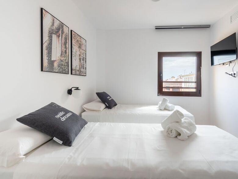 Aparthotel Limehome Barcelona Carrer de Fontcoberta