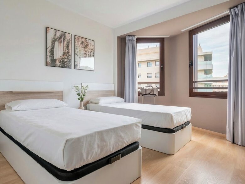 Aparthotel Limehome Barcelona Carrer de Fontcoberta