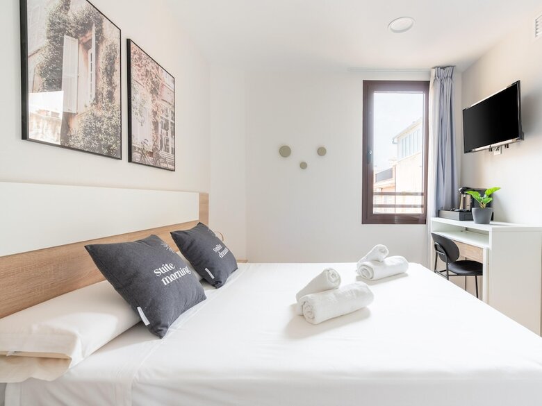 Aparthotel Limehome Barcelona Carrer de Fontcoberta