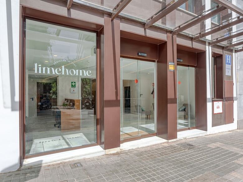 Aparthotel Limehome Barcelona Carrer de Fontcoberta