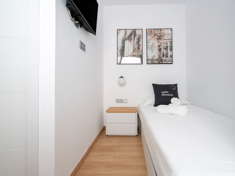 Aparthotel Limehome Barcelona Carrer de Fontcoberta