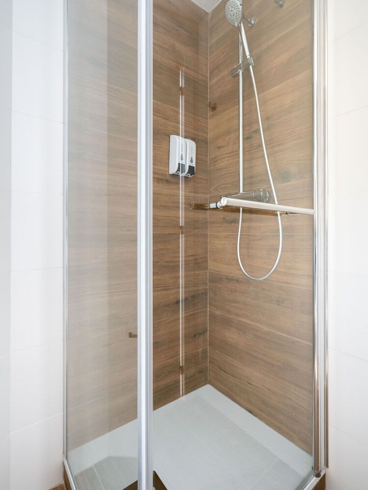 Aparthotel Limehome Barcelona Carrer de Fontcoberta