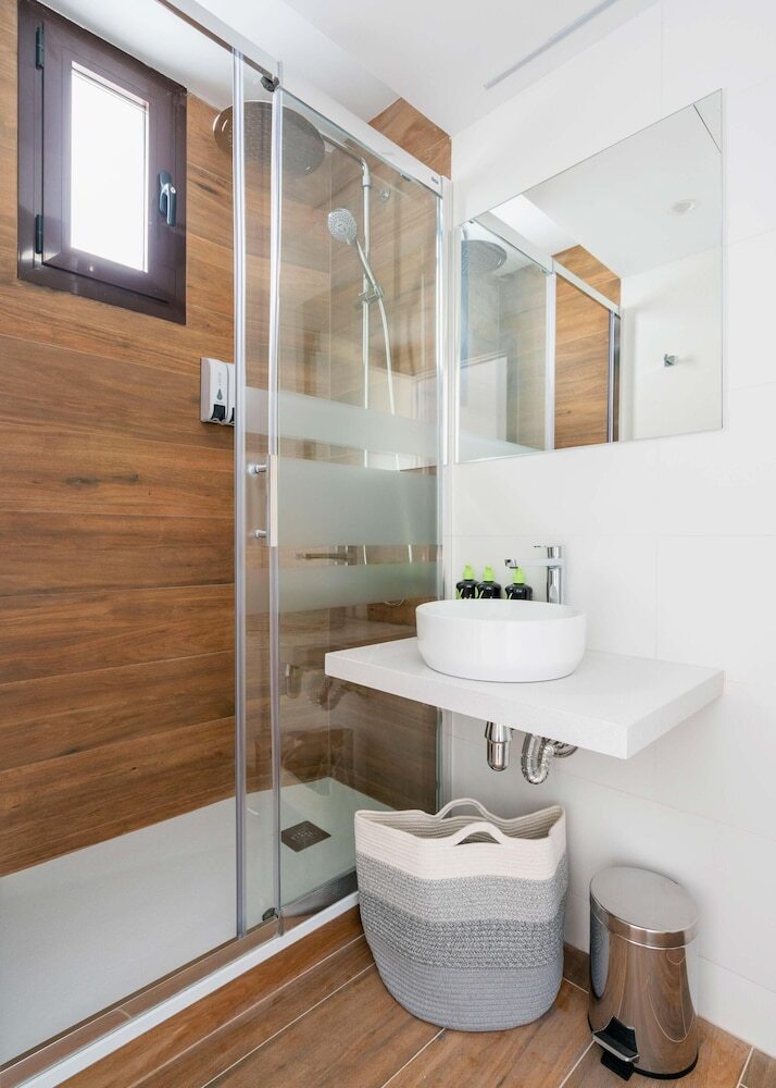 Aparthotel Limehome Barcelona Carrer de Fontcoberta