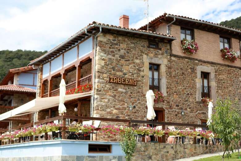 Aparthotel Viviendas Rurales Pe�a Sagra