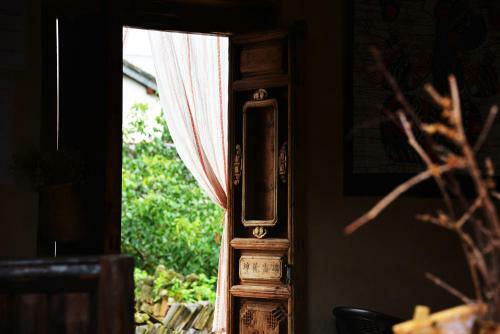 Hostal Shaxi Miss May Hotel