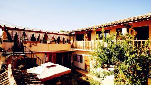 Hostal Shaxi Miss May Hotel