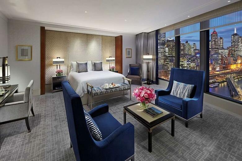 Hotel Crown Towers
