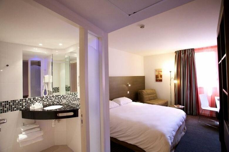 Hotel Kyriad Aix Les Milles - Plan de Campagne