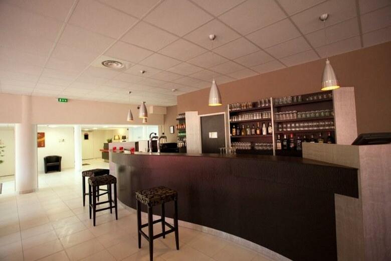 Hotel Kyriad Aix Les Milles - Plan de Campagne