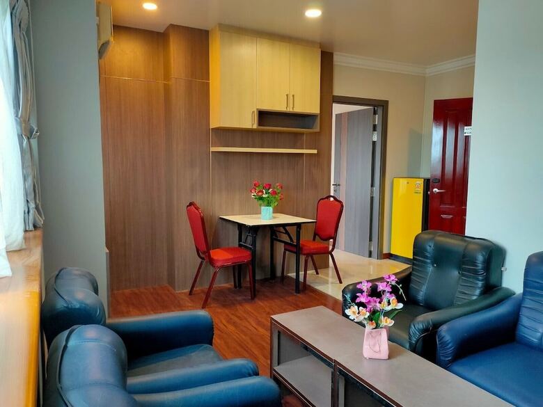 Hotel Grand United (Ahlone Branch)