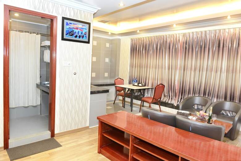Hotel Grand United (Ahlone Branch)