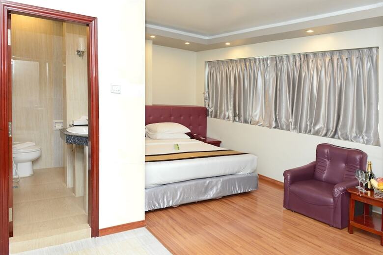 Hotel Grand United (Ahlone Branch)