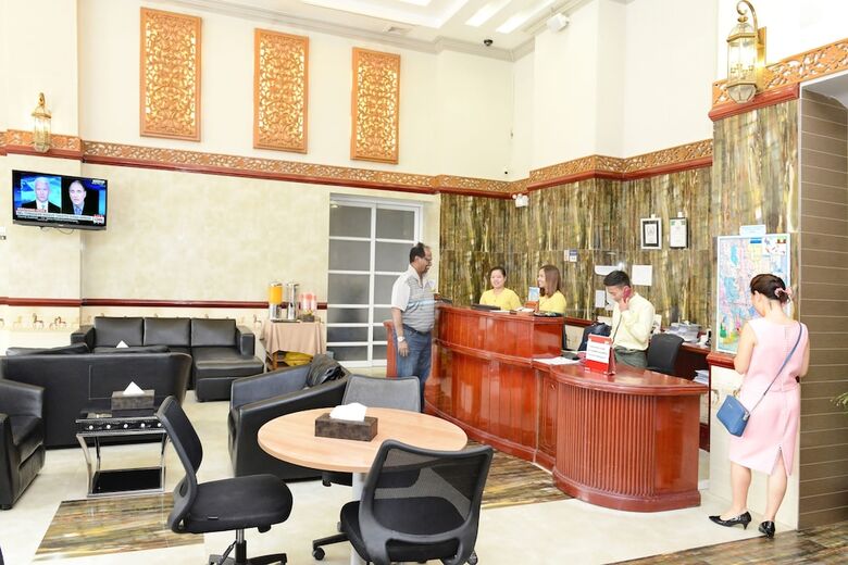 Hotel Grand United (Ahlone Branch)