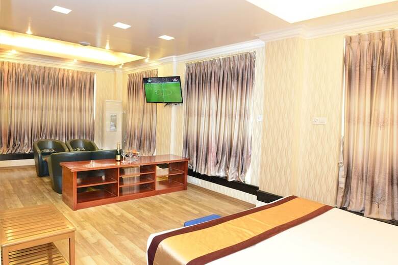 Hotel Grand United (Ahlone Branch)