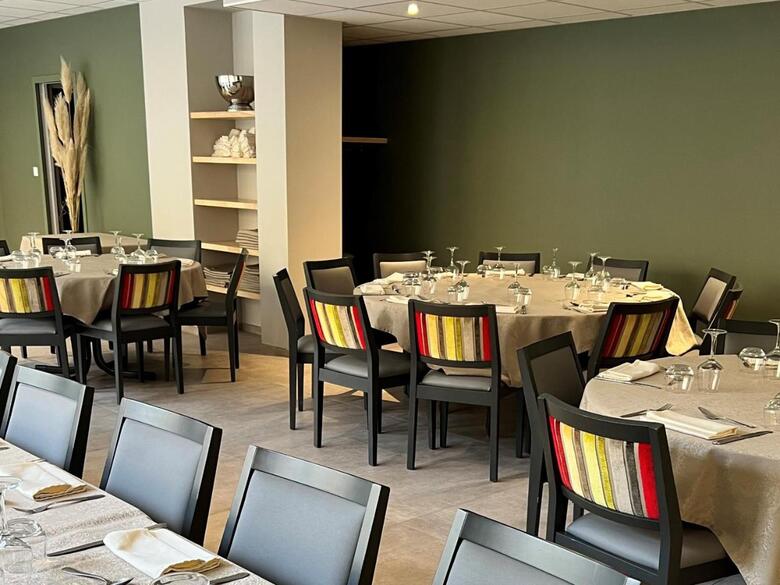 Hotel Azal�es