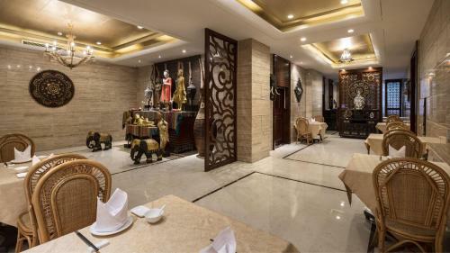 Jinling Treasure Island International Hotel